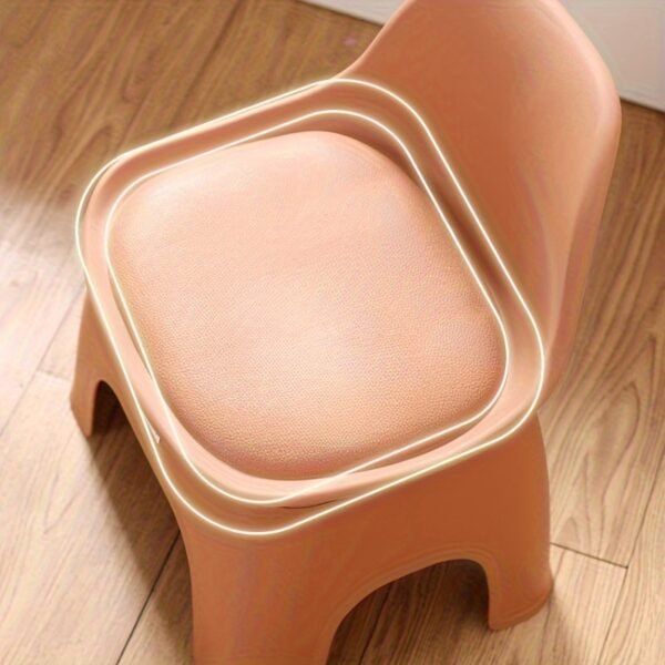 1719883818571-b13a15e904de44c988cb42840eb9fca3-goods.jpeg A Round Plastic Stool Random colour